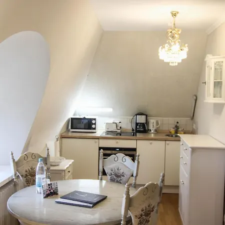 Erna Im Friesenhaus Sieben-linden Apartment